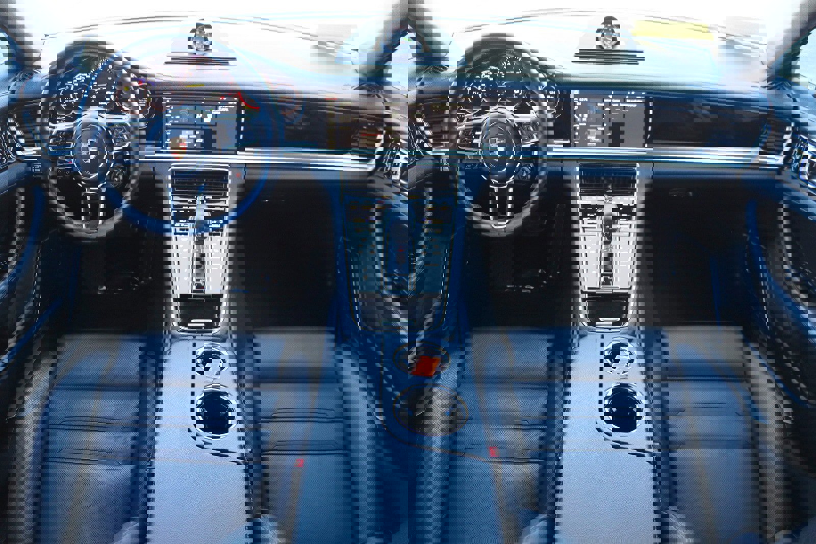 Used 2018 Porsche Panamera 4 w/ Premium Package Plus image 9