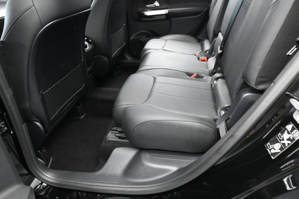 Used 2025 Mercedes-Benz GLB 250 image 34