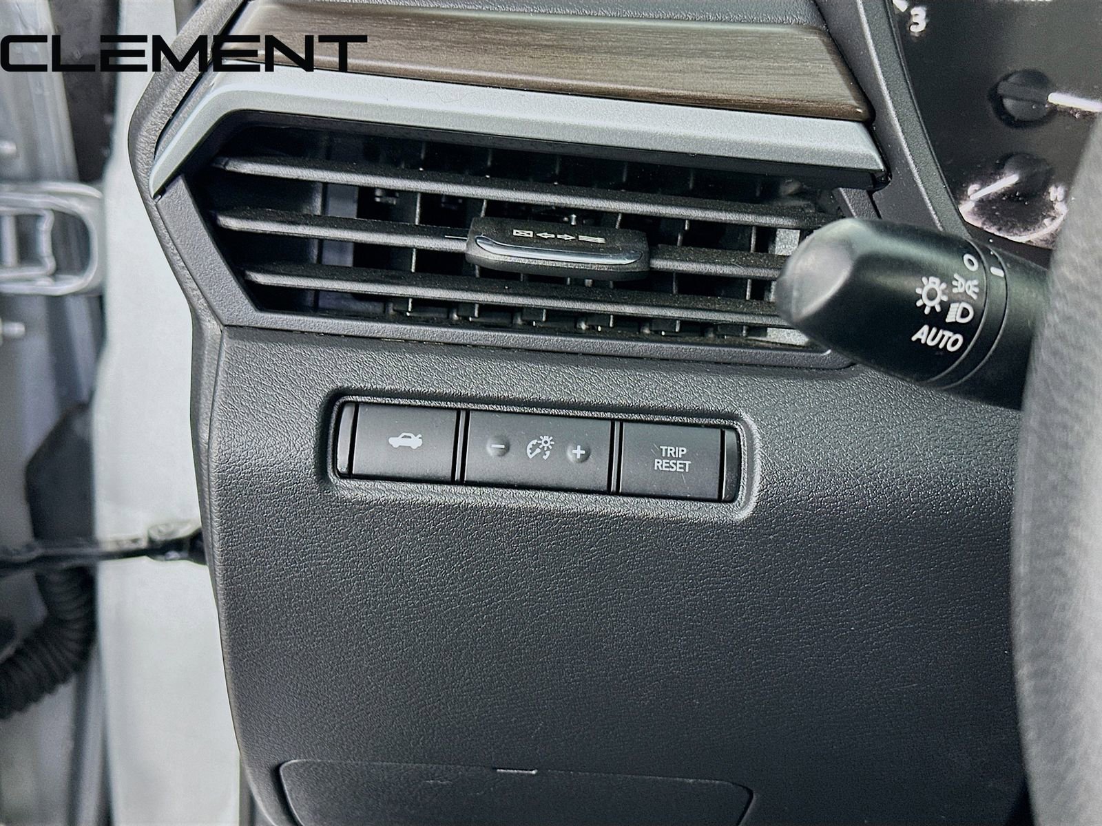 Used 2024 Nissan Altima 2.5 SV image 13