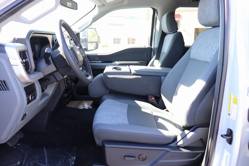 New 2026 Ford F250 4x4 Crew Cab Super Duty image 3