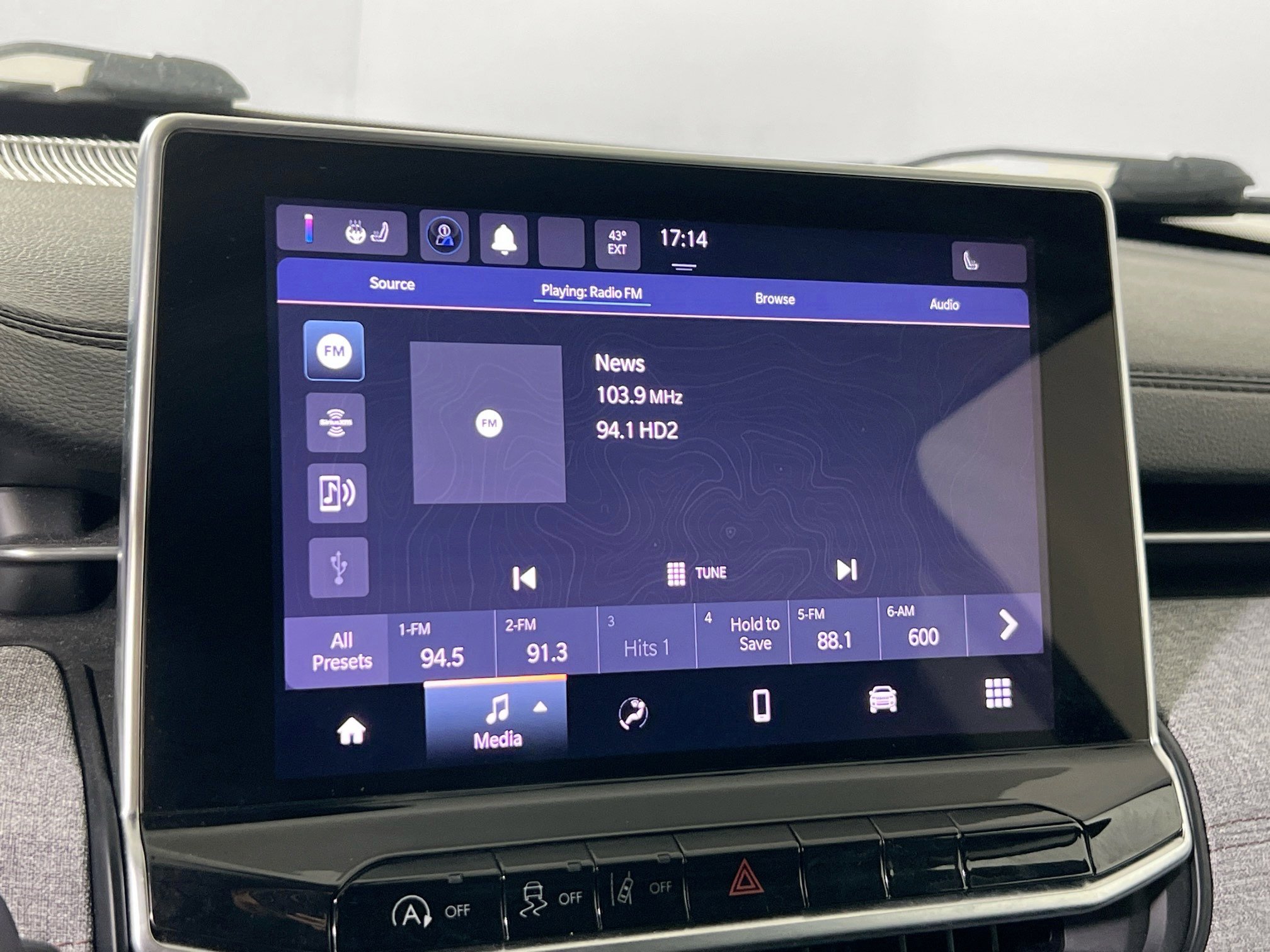 Used 2022 Jeep Compass Latitude AWD/4WD image 14