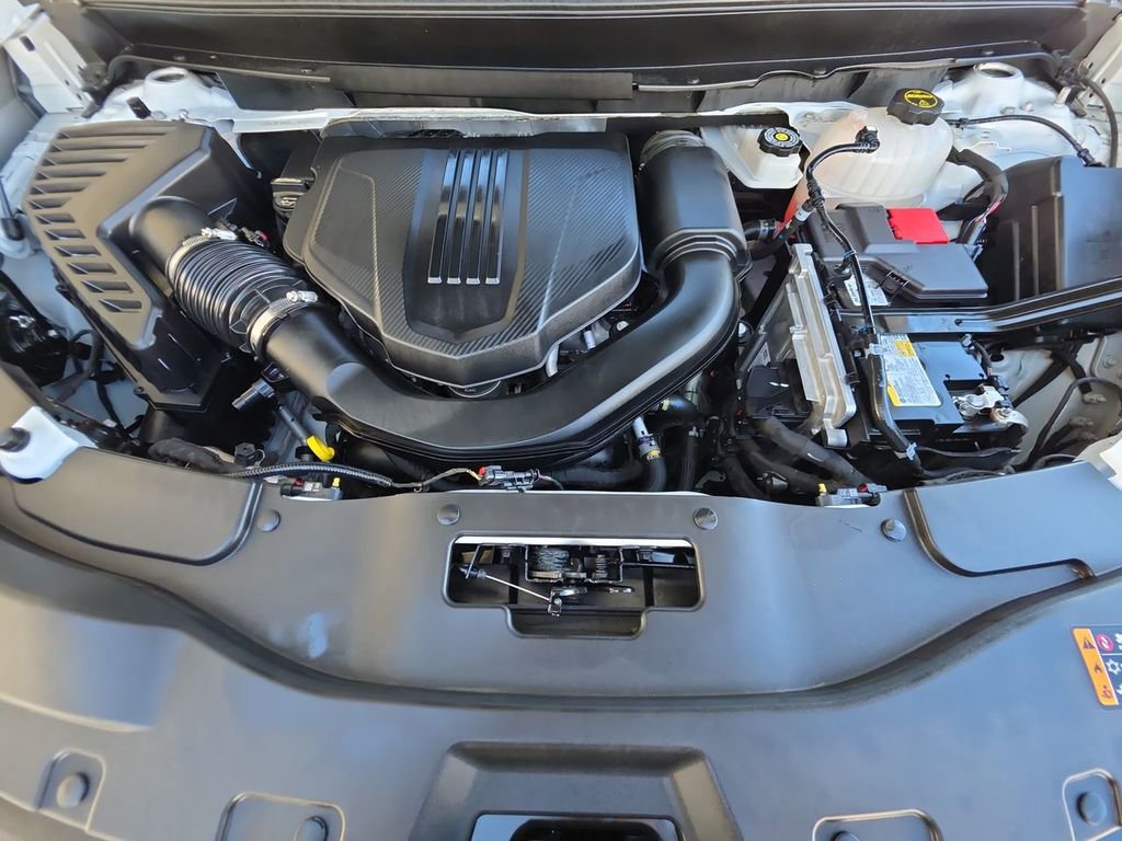 Used 2025 GMC Acadia Elevation image 31