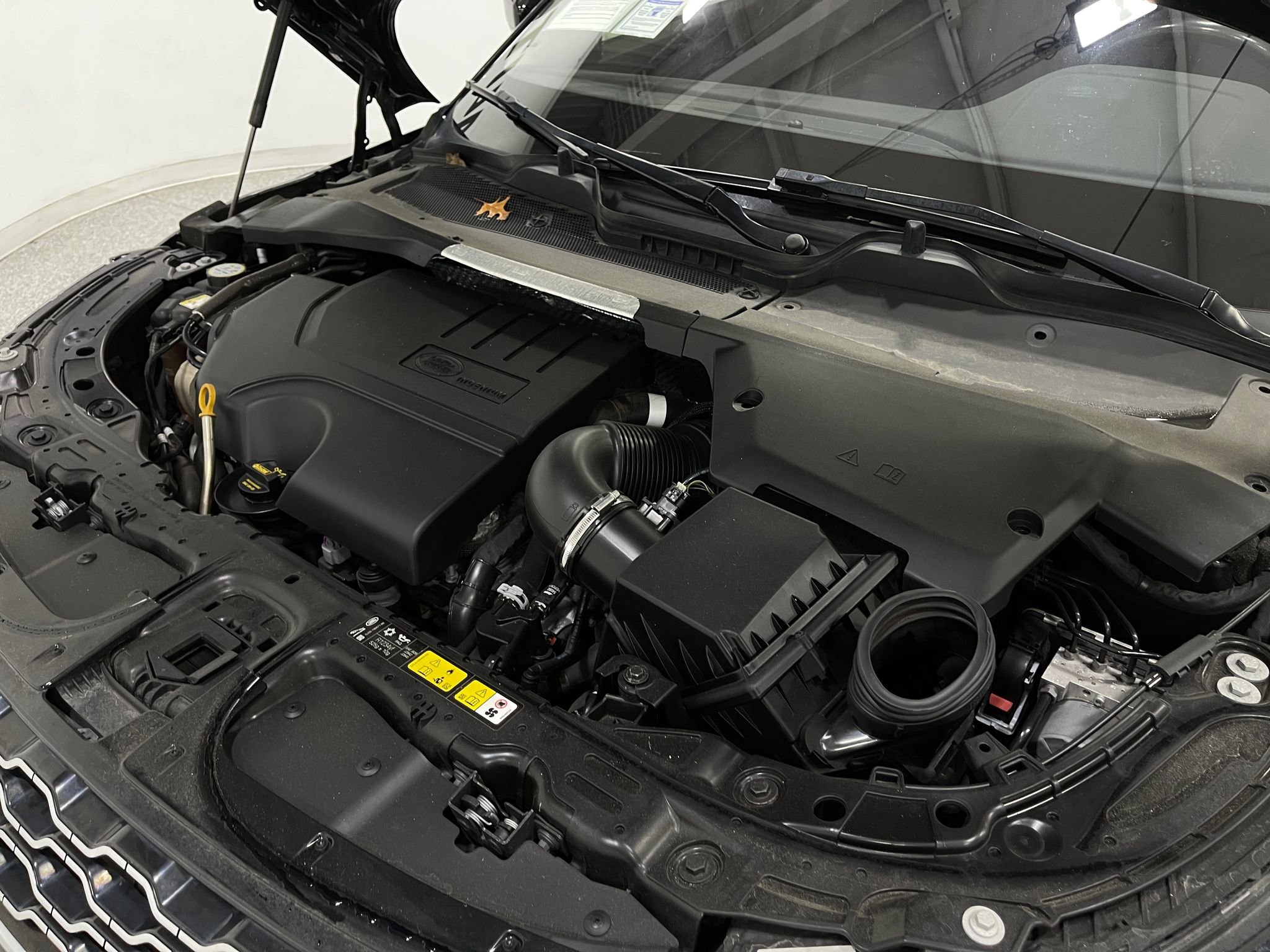 Used 2020 Land Rover Range Rover Evoque SE AWD/4WD image 27