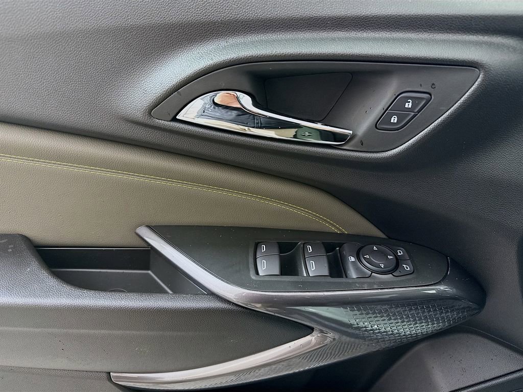 New 2026 Chevrolet Trax ACTIV w/ Sunroof Package image 17