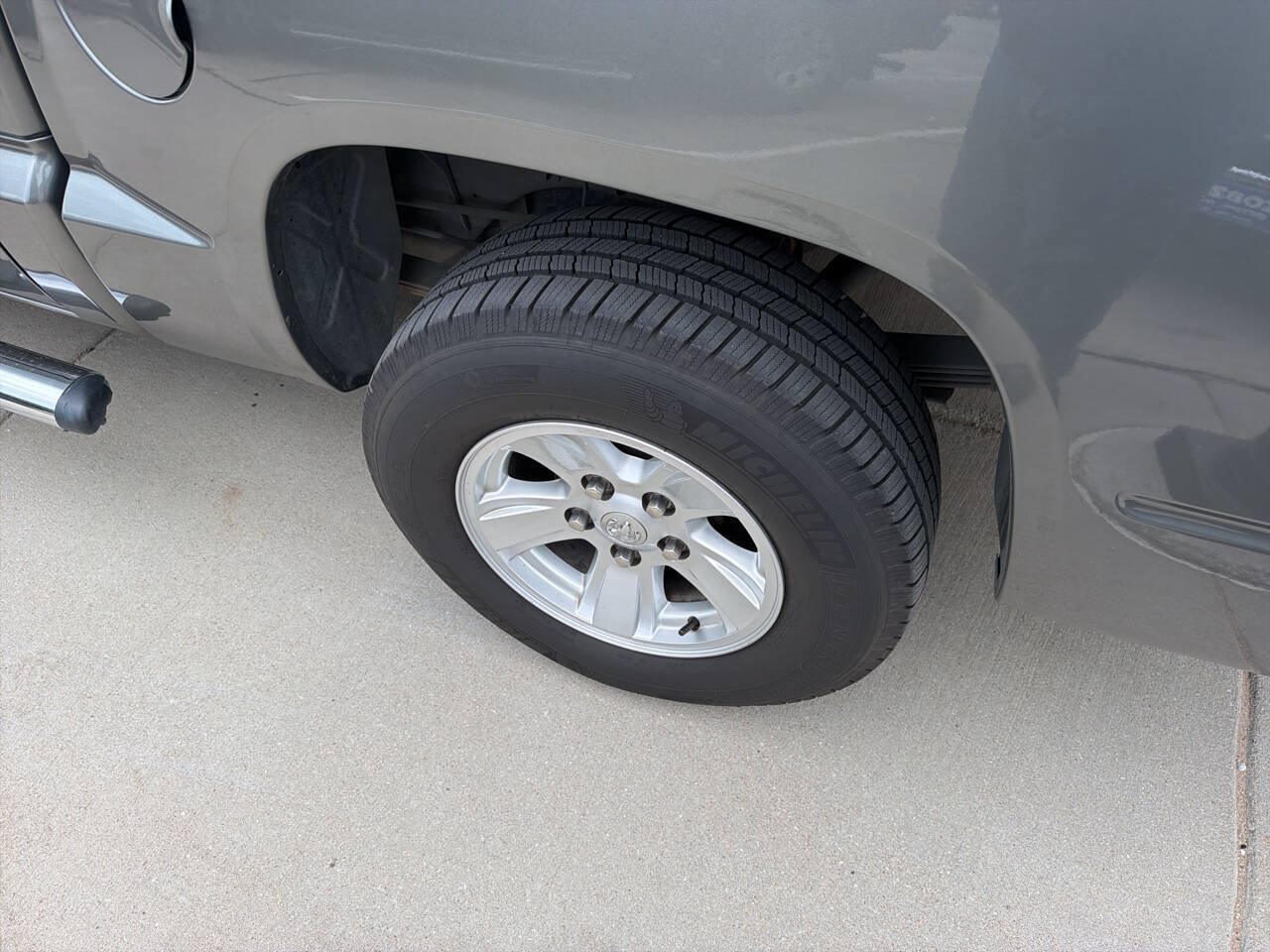 Used 2011 Dodge Dakota 4x4 Crew Cab w/ Convenience Group image 10