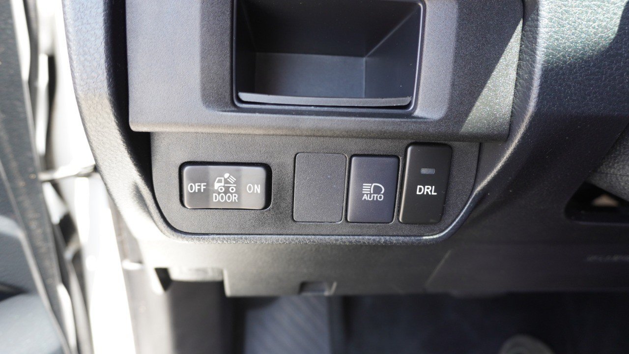 Used 2019 Toyota Tacoma SR5 RWD image 18
