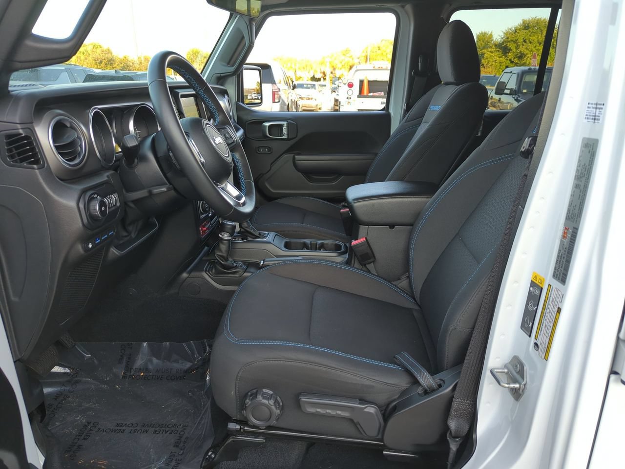 Used 2022 Jeep Wrangler Unlimited Rubicon 4xe AWD/4WD image 19