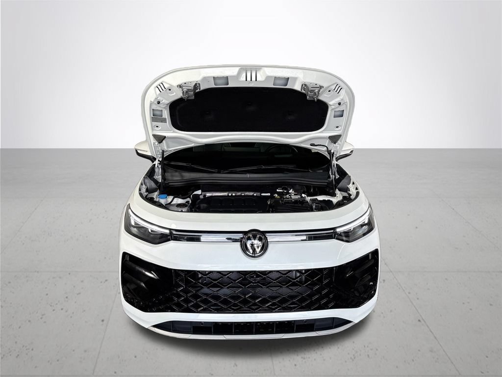 Certified 2025 Volkswagen Tiguan SEL R-Line AWD/4WD image 25