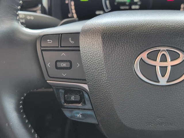 Used 2025 Toyota Camry SE image 23