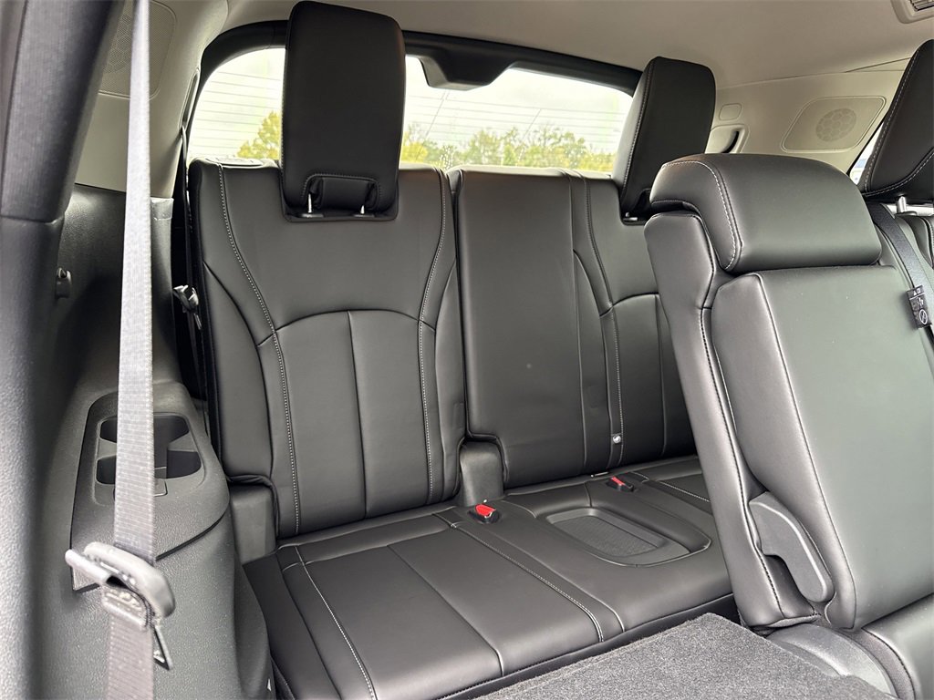 Used 2025 INFINITI QX60 Sensory w/ Vision Package image 15