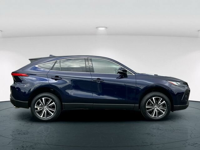 Used 2024 Toyota Venza LE AWD/4WD image 7