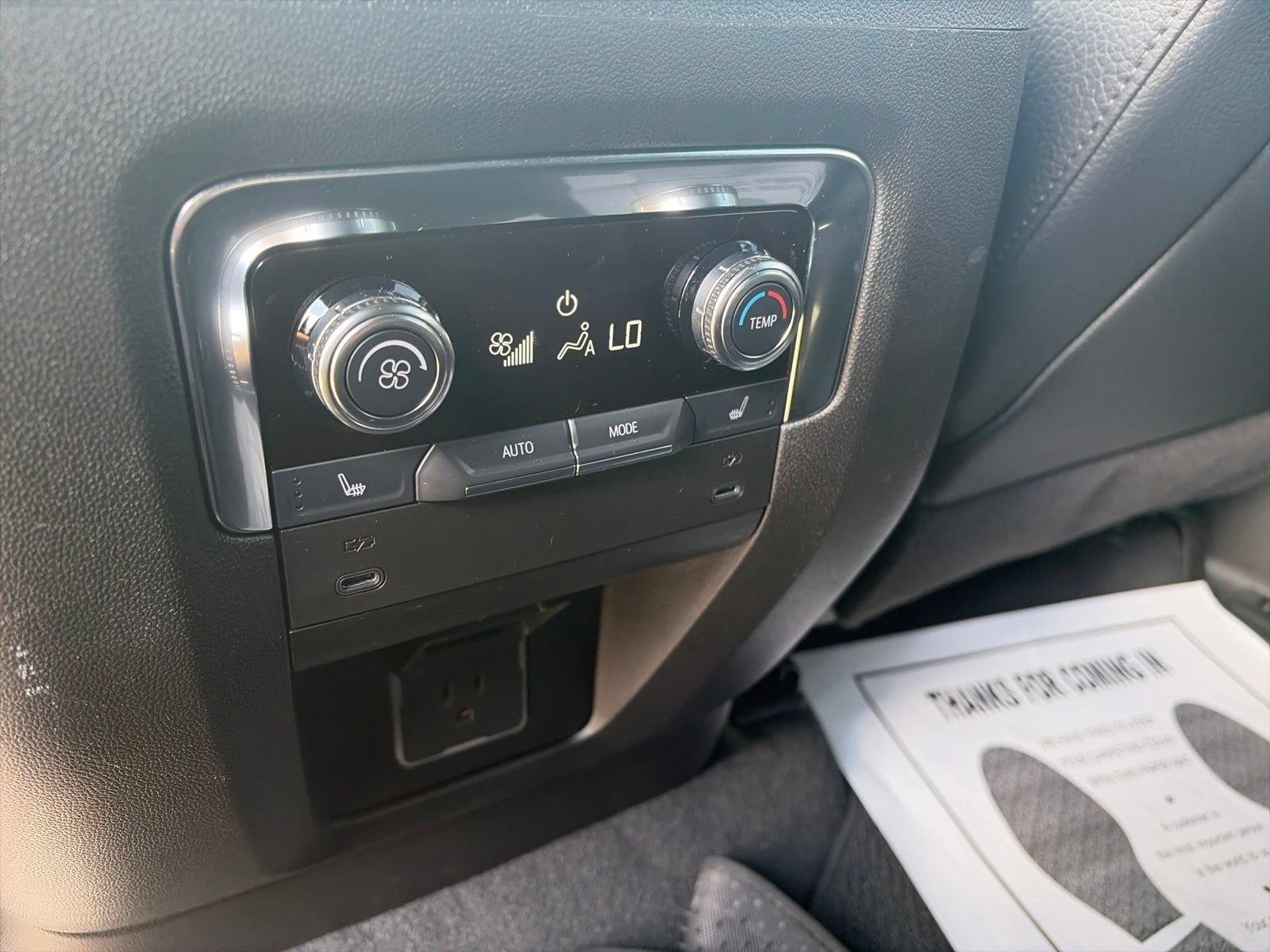 Used 2025 GMC Yukon Denali AWD/4WD image 26