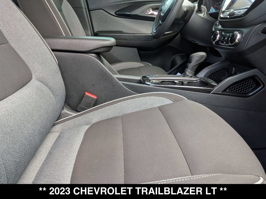 Used 2023 Chevrolet TrailBlazer LT w/ Convenience Package AWD/4WD image 26