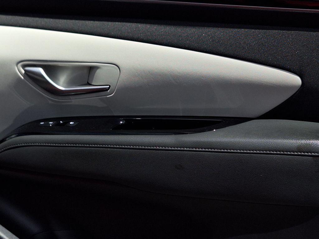 Certified 2022 Hyundai Tucson Limited AWD/4WD image 29