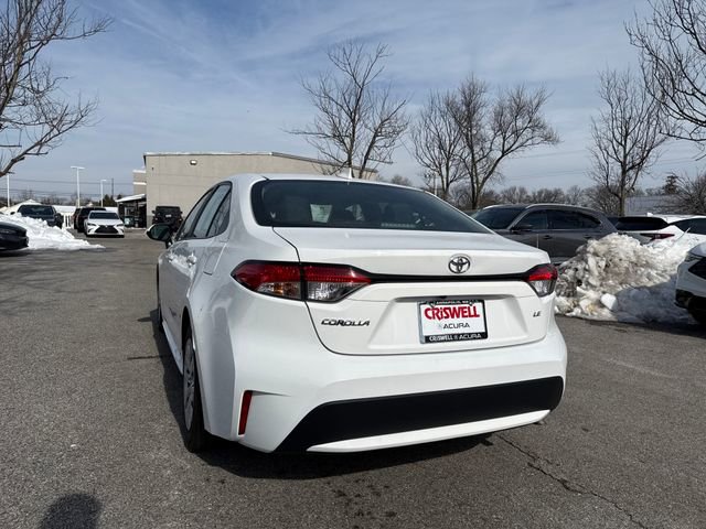 Used 2022 Toyota Corolla LE image 3
