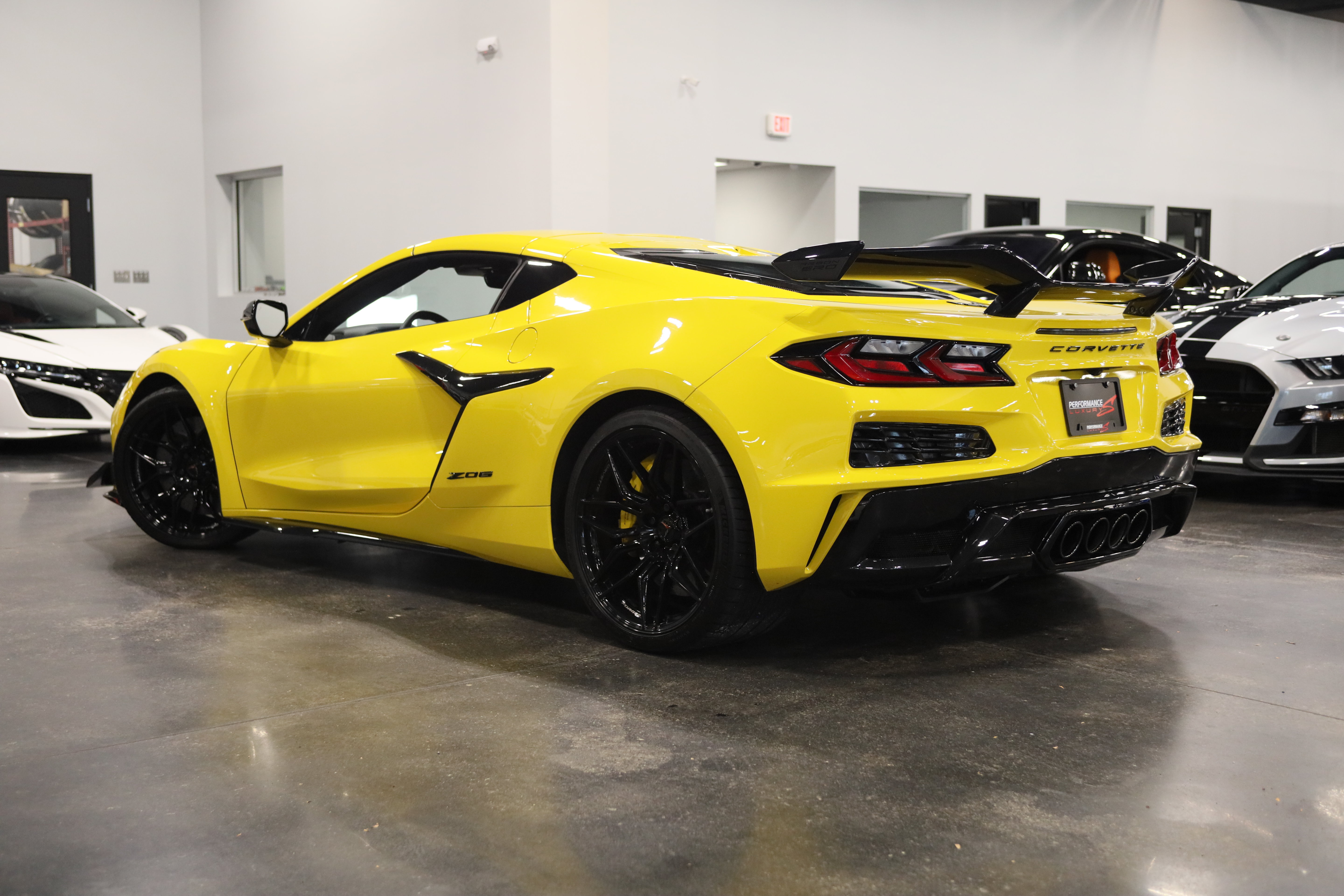 Used 2025 Chevrolet Corvette Z06 w/ Z07 Performance Package RWD image 4