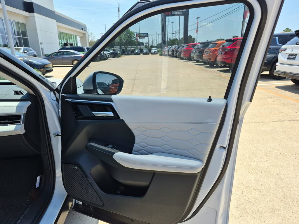 Used 2025 Mitsubishi Outlander SEL FWD image 29
