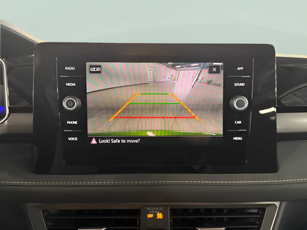 Certified 2025 Volkswagen Taos SE AWD/4WD image 20