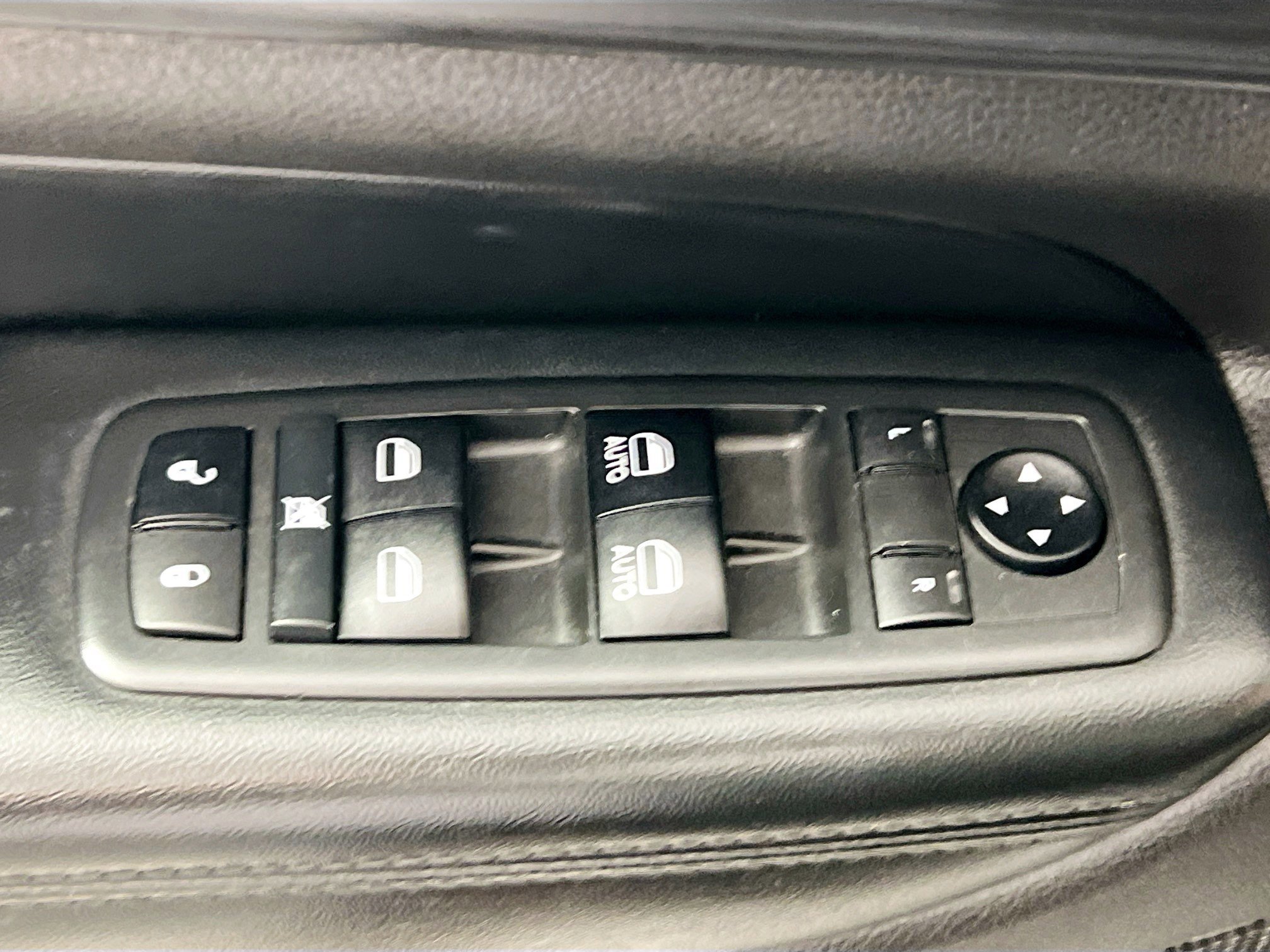 Used 2019 Jeep Grand Cherokee Laredo AWD/4WD image 16
