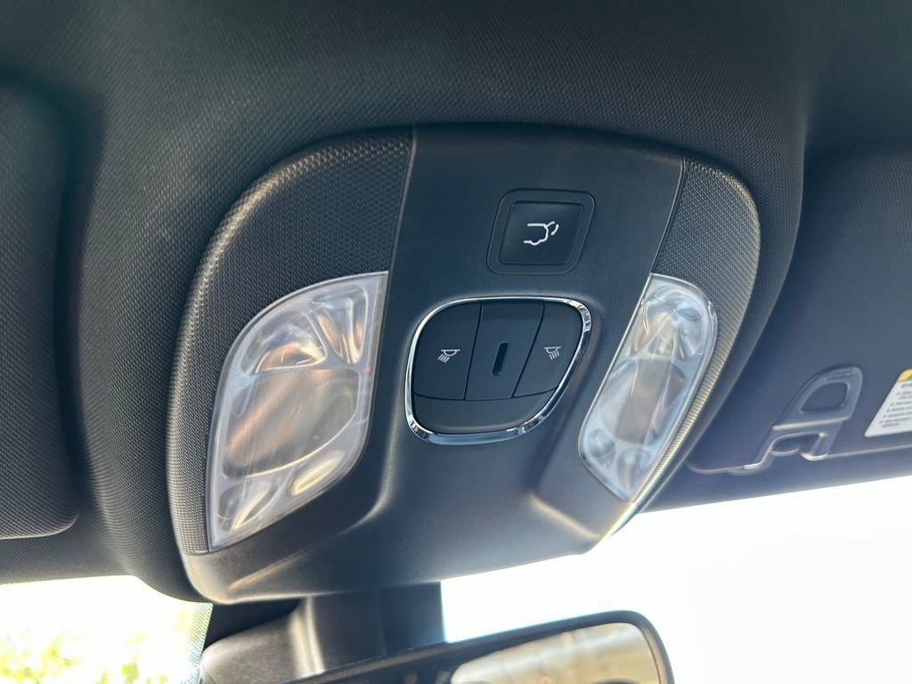 Used 2025 Jeep Compass Latitude w/ Convenience Group image 28