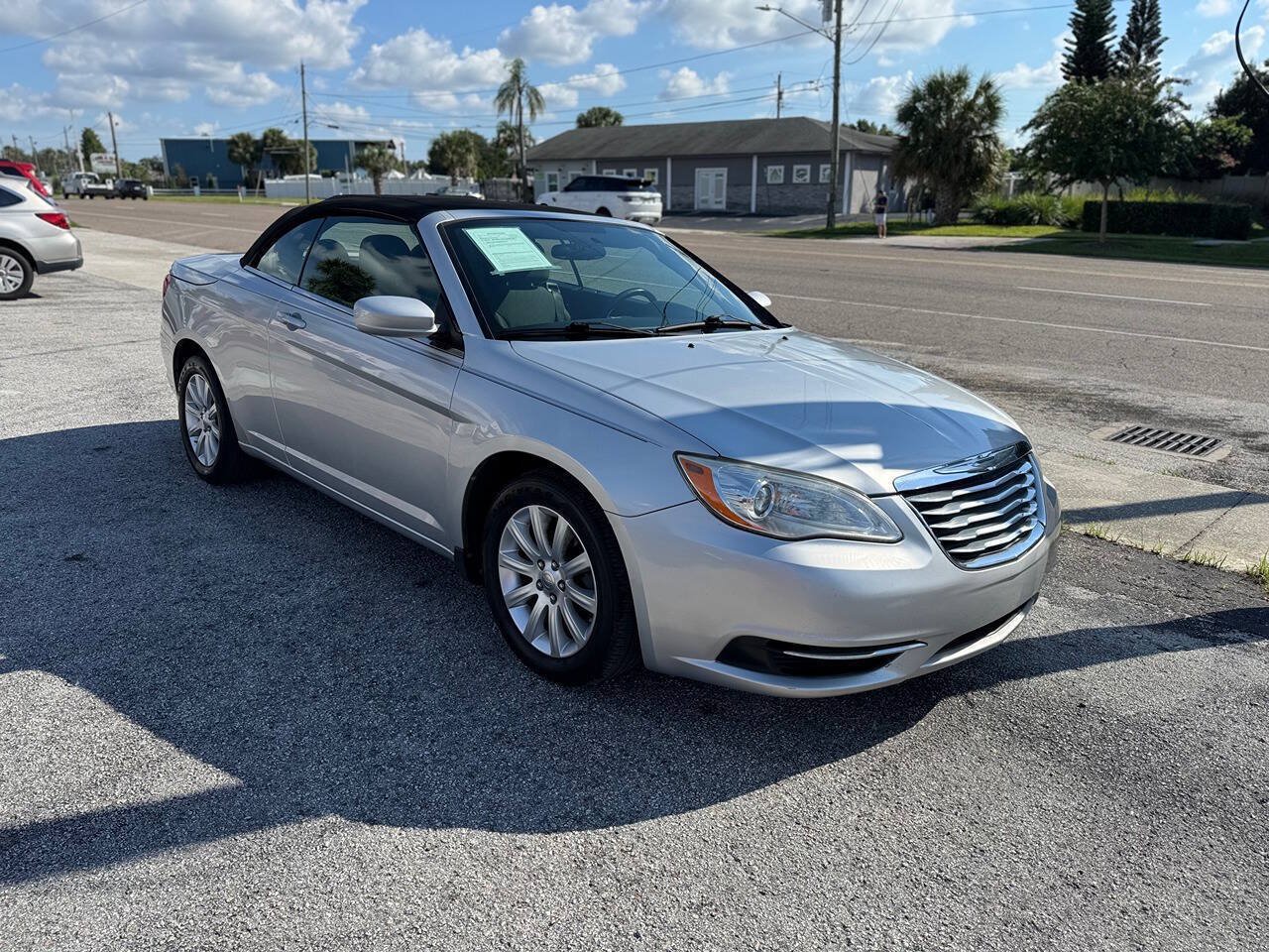 Used 2012 Chrysler 200 Touring FWD image 2