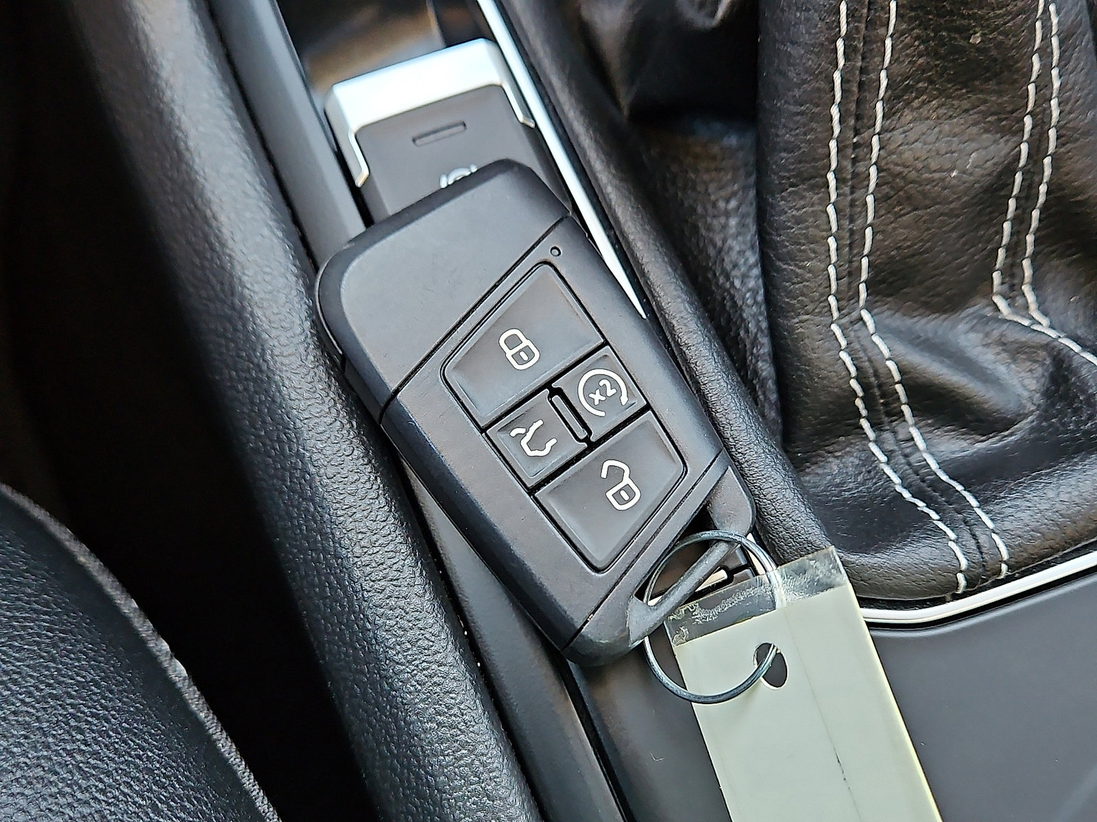 Certified 2022 Volkswagen Taos SE image 19