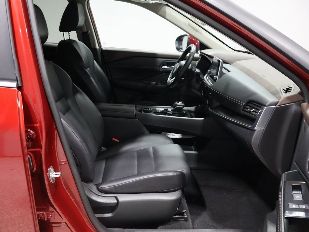 Used 2023 Nissan Rogue SV w/ SV Premium B Package image 27