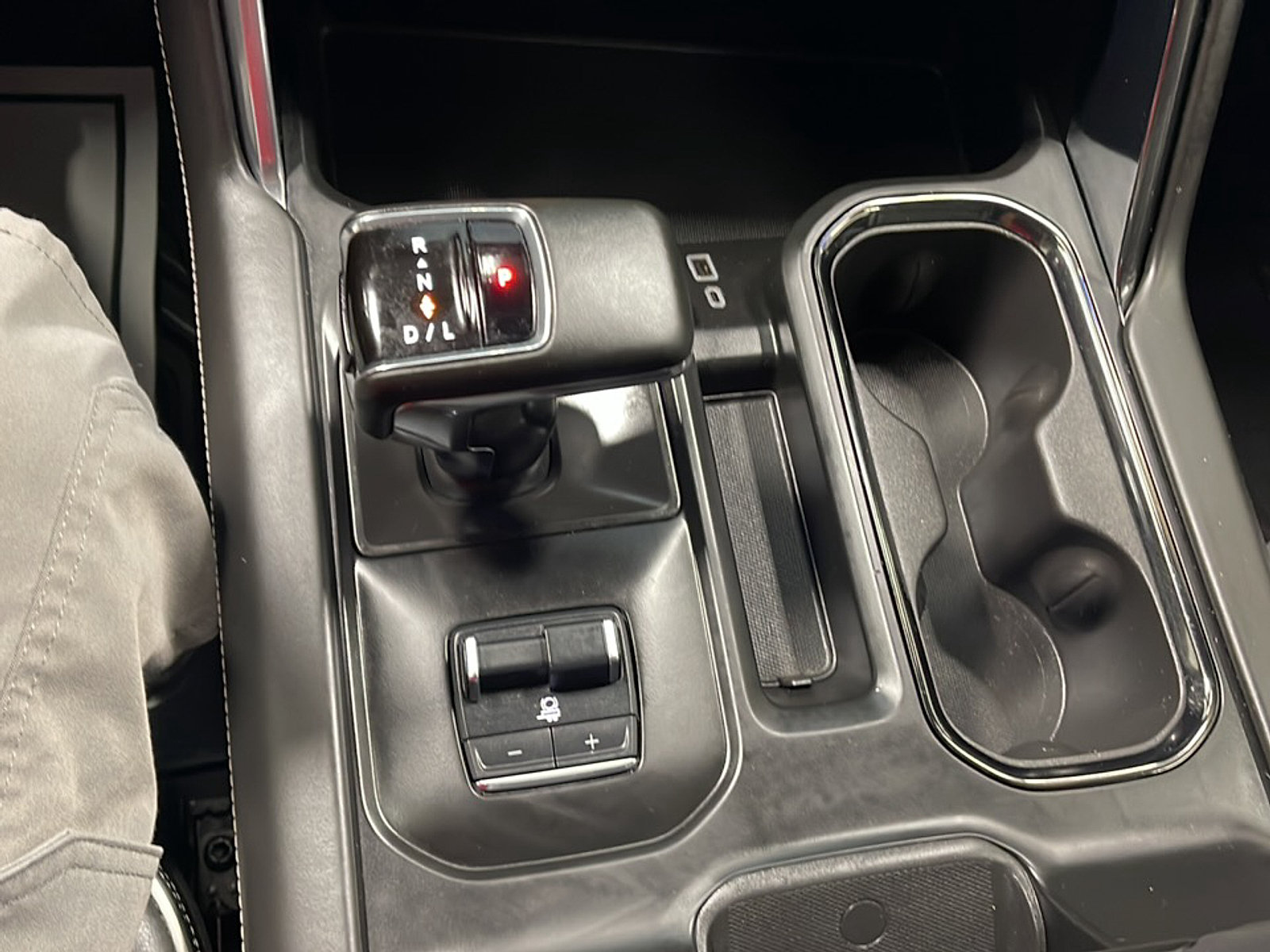 Used 2024 GMC Sierra 1500 AT4X w/ AT4X AEV Edition AWD/4WD image 12
