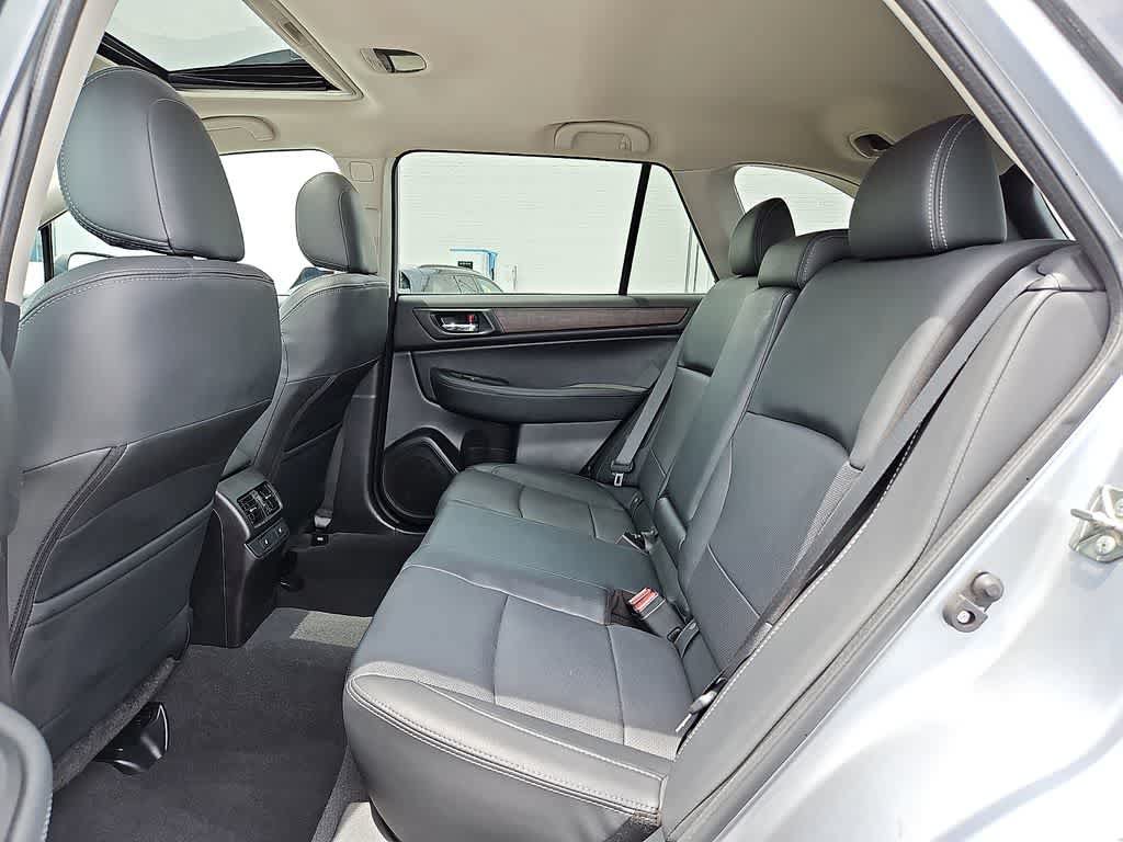 Used 2016 Subaru Outback 2.5i Limited AWD/4WD image 9