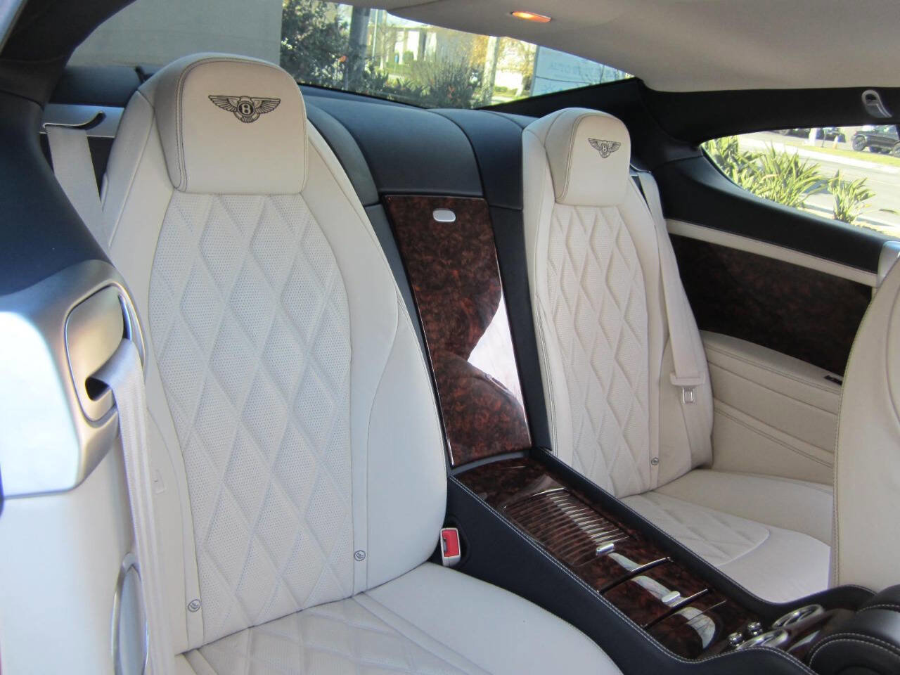 Used 2015 Bentley Continental GT image 16