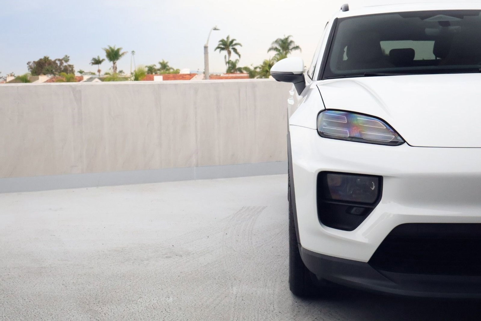 Certified 2024 Porsche Macan 4 Electric image 12