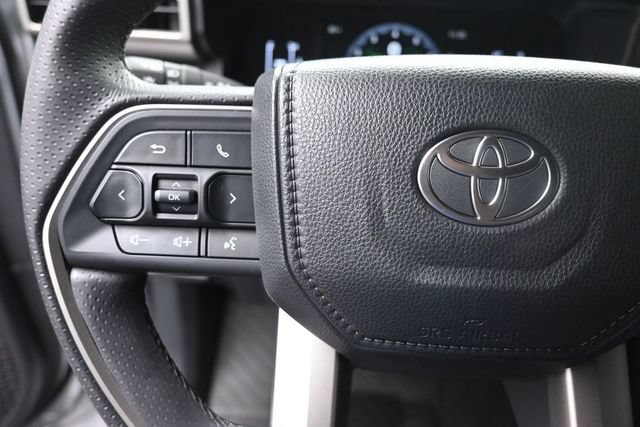 Used 2025 Toyota 4Runner SR5 AWD/4WD image 15