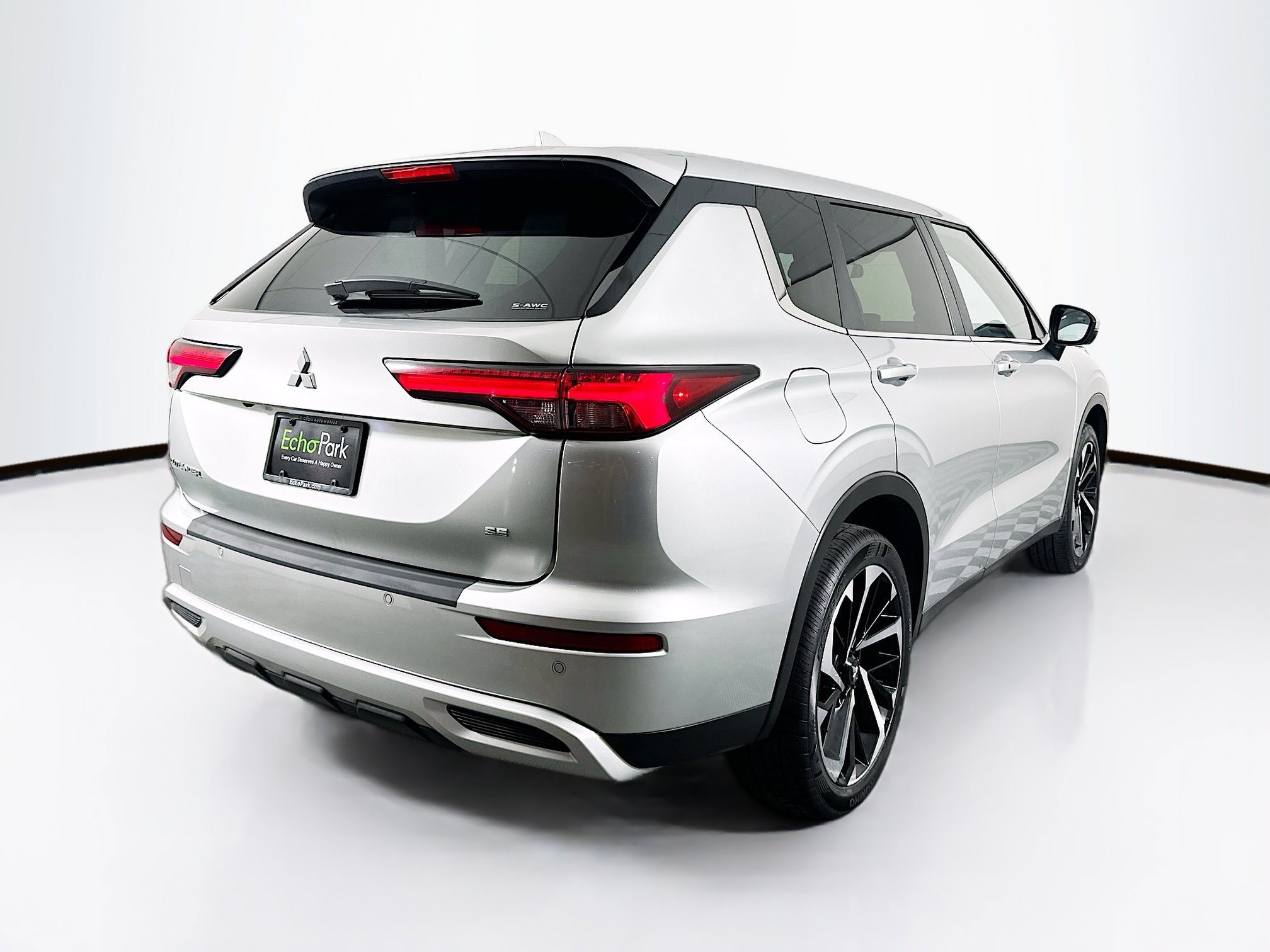 Used 2024 Mitsubishi Outlander SE AWD/4WD image 9