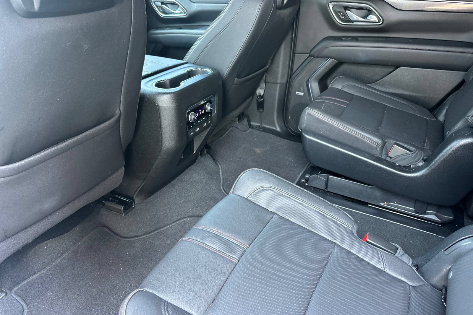 Used 2023 Chevrolet Tahoe RST w/ RST Performance Edition AWD/4WD image 14