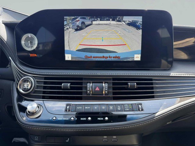 Used 2023 Lexus LS 500 w/ Accessory Package (Z2) image 31