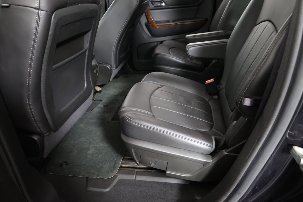 Used 2014 Chevrolet Traverse LTZ w/ LPO, 'HIT The Road' Package image 17