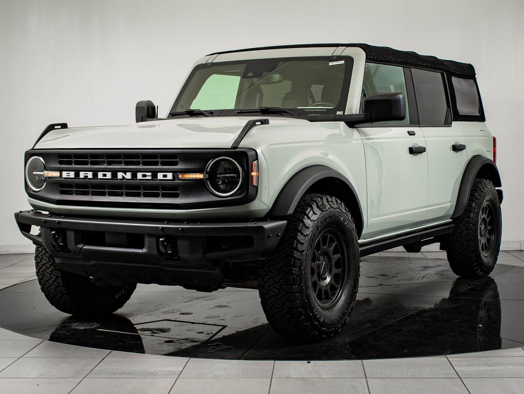 Used 2021 Ford Bronco Black Diamond image 1