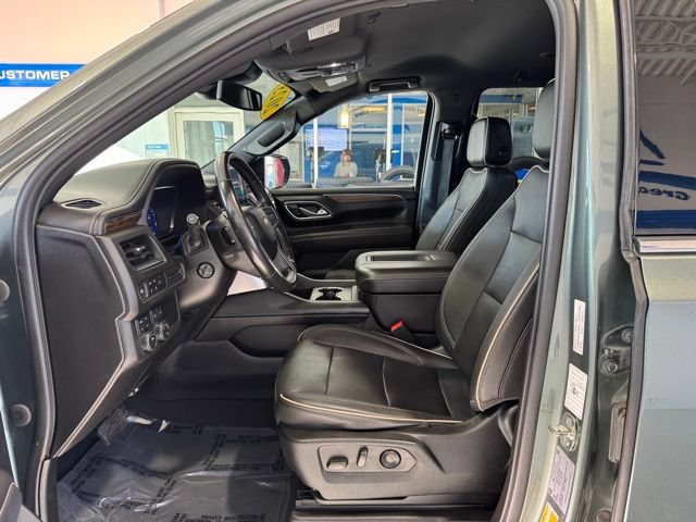 Used 2023 Chevrolet Suburban Premier AWD/4WD image 6