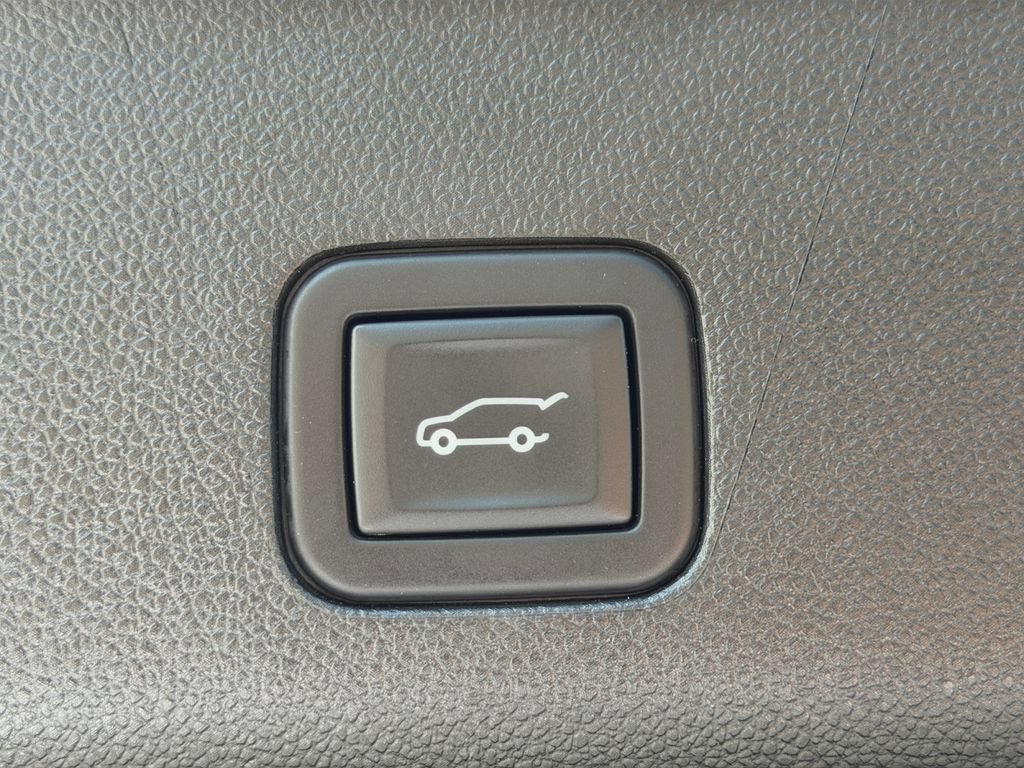 Used 2023 Chevrolet Tahoe RST w/ Luxury Package RWD image 43