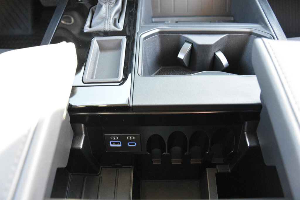 New 2023 Toyota Tundra SR w/ SR Tow Package image 18