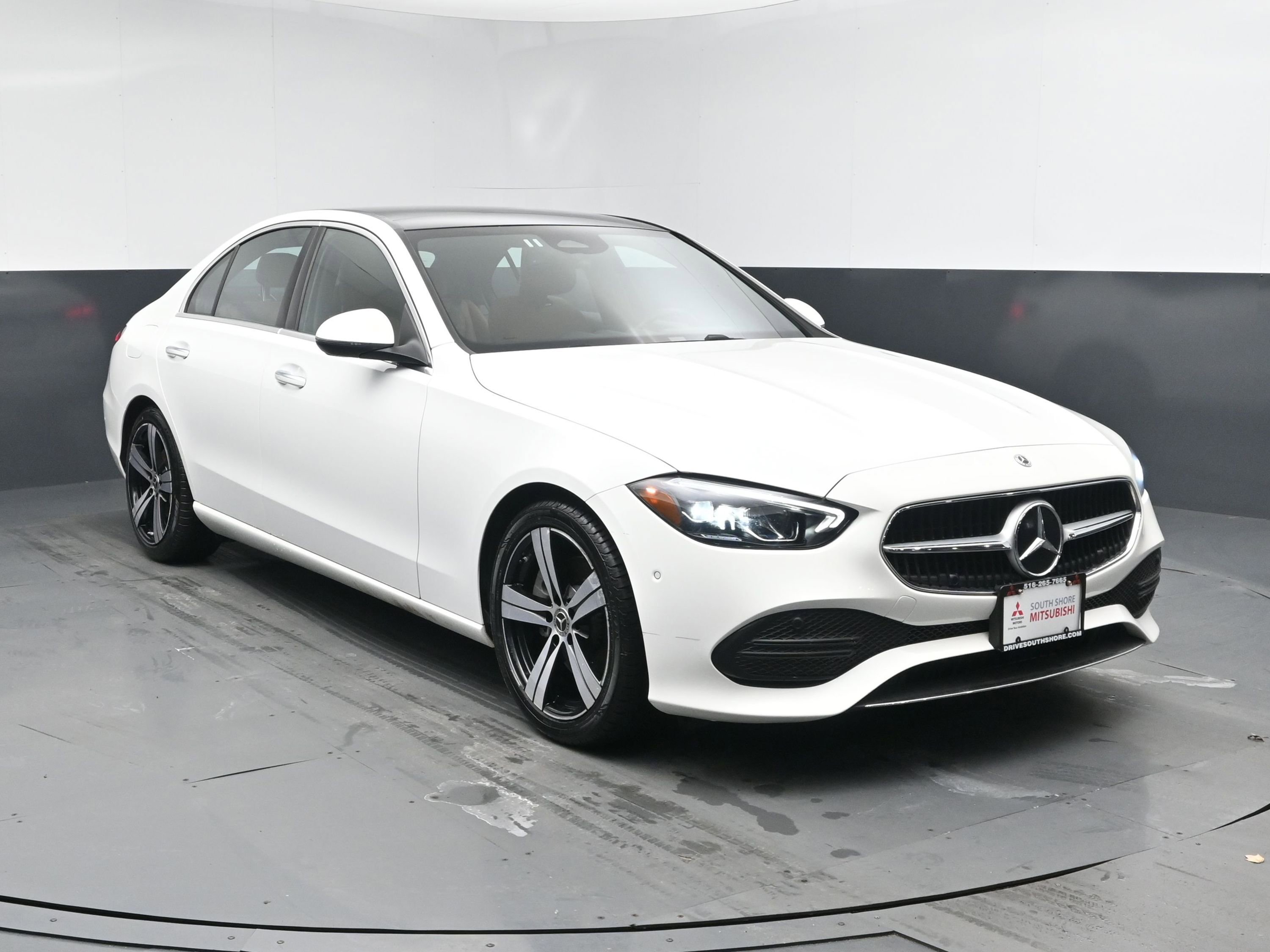 Used 2025 Mercedes-Benz C 300 4MATIC Sedan image 2