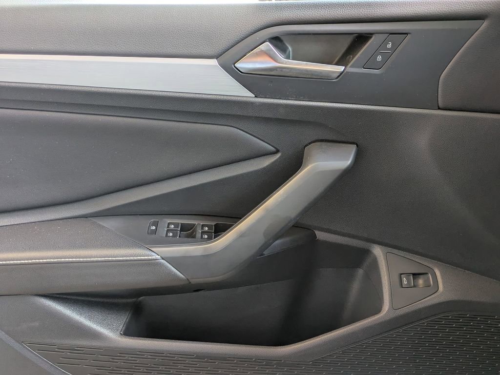 Used 2025 Volkswagen Jetta Sport FWD image 11