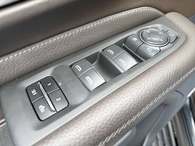 Used 2022 GMC Yukon XL Denali w/ Advanced Technology Package AWD/4WD image 13
