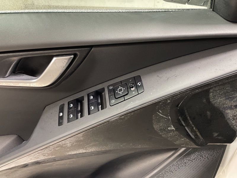 Used 2024 Kia Niro EX Touring image 21