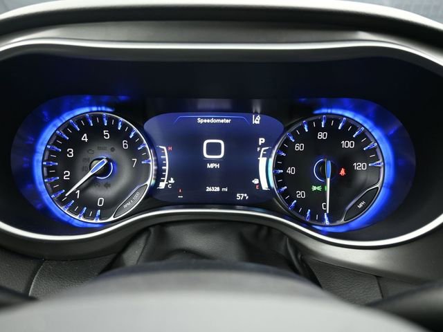Used 2025 Chrysler Pacifica Select image 11