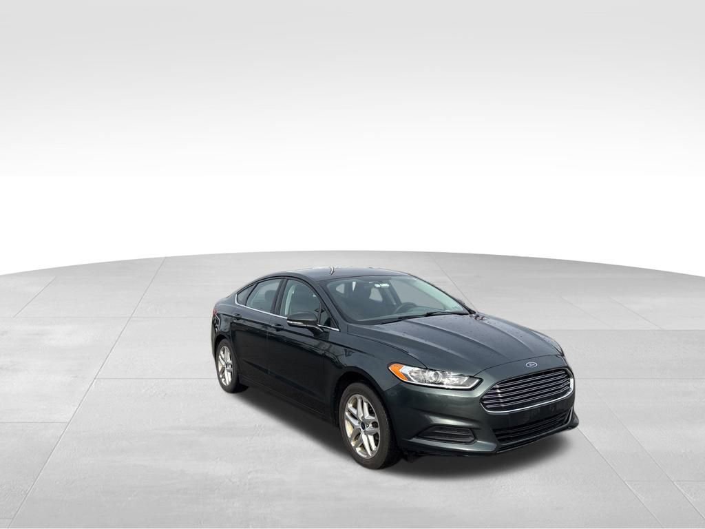 Used 2015 Ford Fusion SE image 10