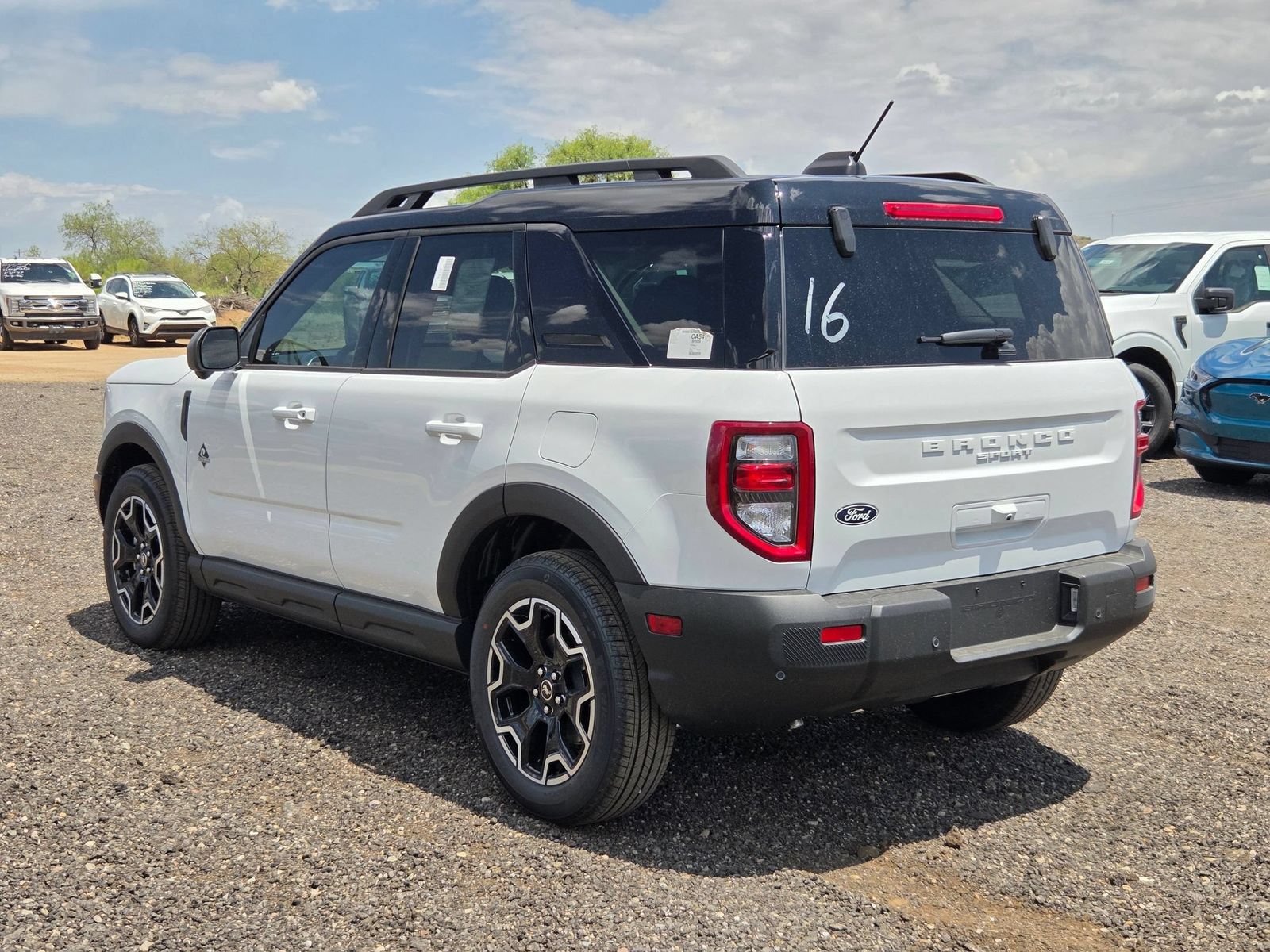 New 2026 Ford Bronco Sport Outer Banks w/ Outer Banks Tech Package+ AWD/4WD image 8
