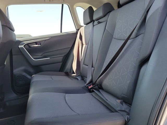 Used 2025 Toyota RAV4 XLE image 20