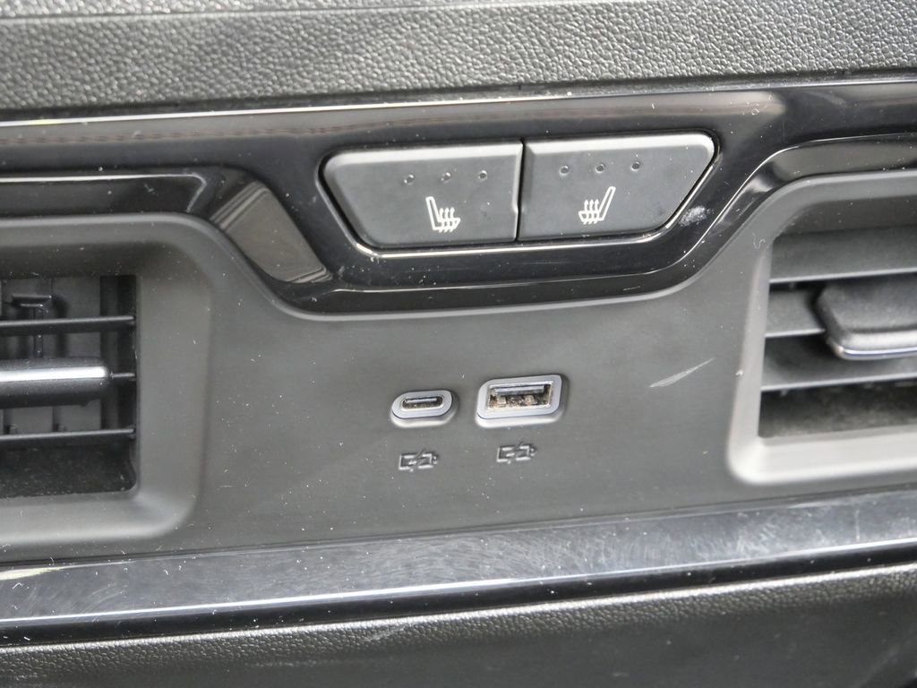 Used 2025 GMC Sierra 2500 AT4 image 33