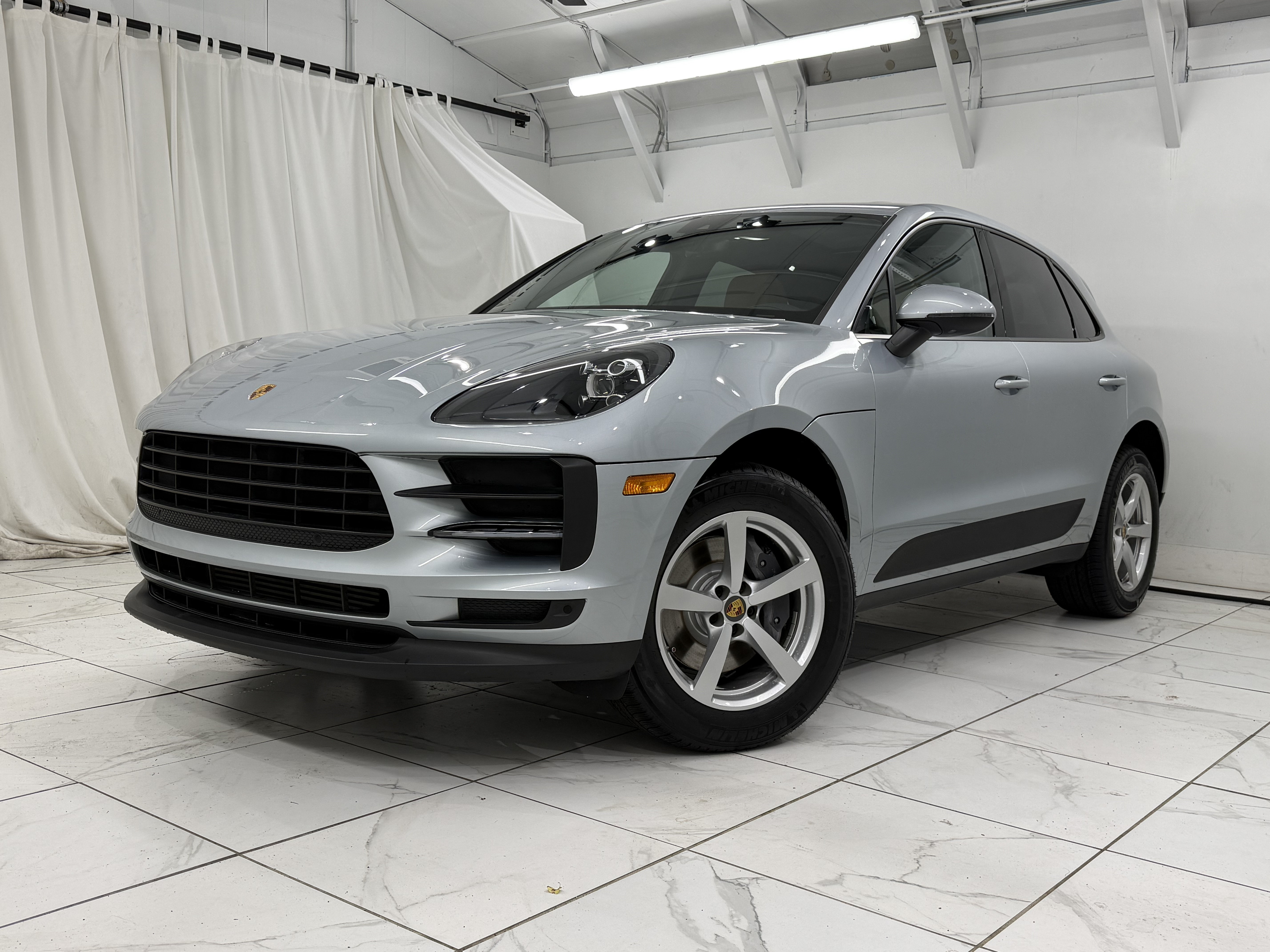 Certified 2021 Porsche Macan AWD/4WD image 7